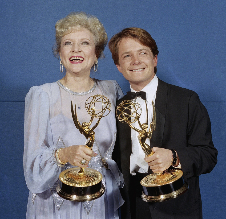 Michael J. Fox i Betty White - zwycięzcy Emmy's w 1986 r.
