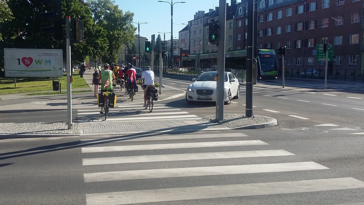 Podczas obrad rady miejskiej w Olsztynie pojawił się pomysł, aby rozważyć wprowadzenie w mieście usługi roweru publicznego. Środowisko rowerzystów jednak wolałoby, aby po stolicy Warmii i Mazur na dwóch kołach jeździło się lepiej. W tym właśnie celu specjalna delegacja pojechała do Gdańska, by podglądnąć tamtejsze rozwiązania.