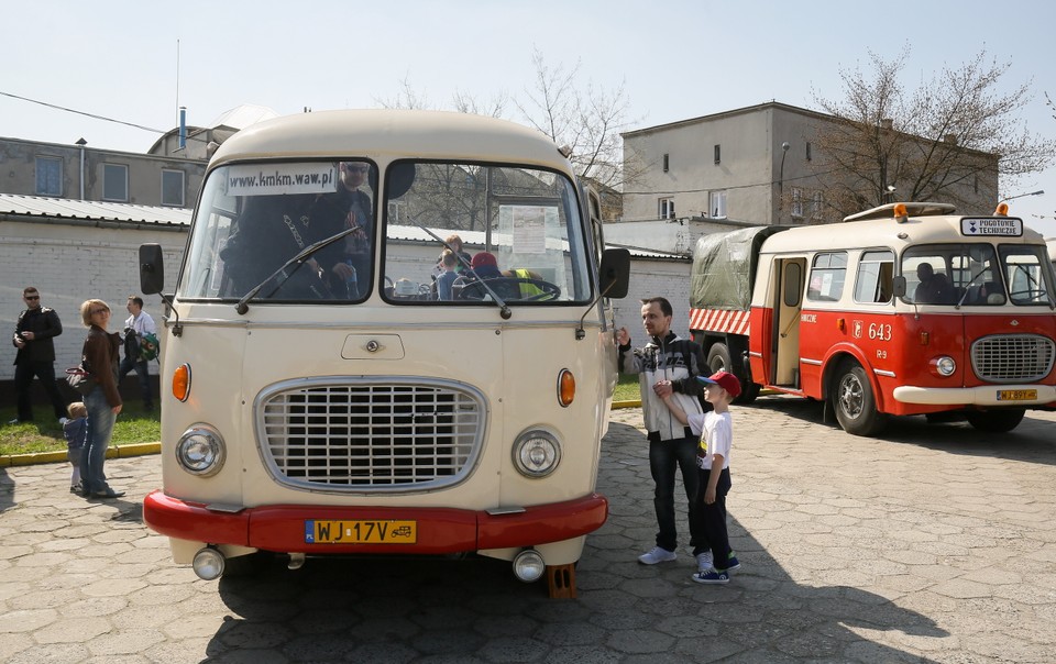 WARSZAWA 35-LECIE KMKM ZABYTKOWE AUTOBUSY (zabytkowe autobusy)