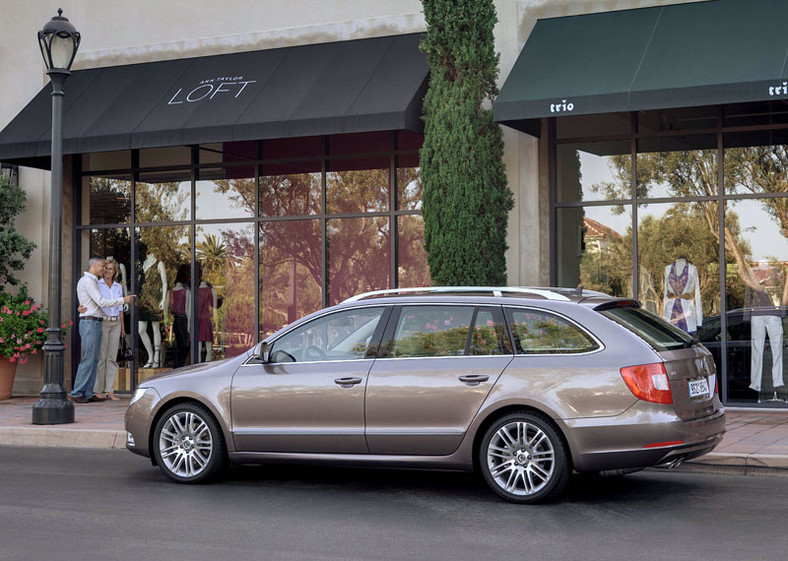 Škoda Superb Combi: facelifting z diodami, common rail w 2010 roku