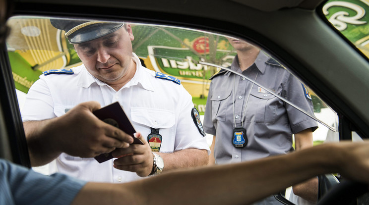 Ha Magyarország
kívül reked a schengeni határokon, újra kérhetik az útleveleket/ Fotó: MTI Balázs Attila