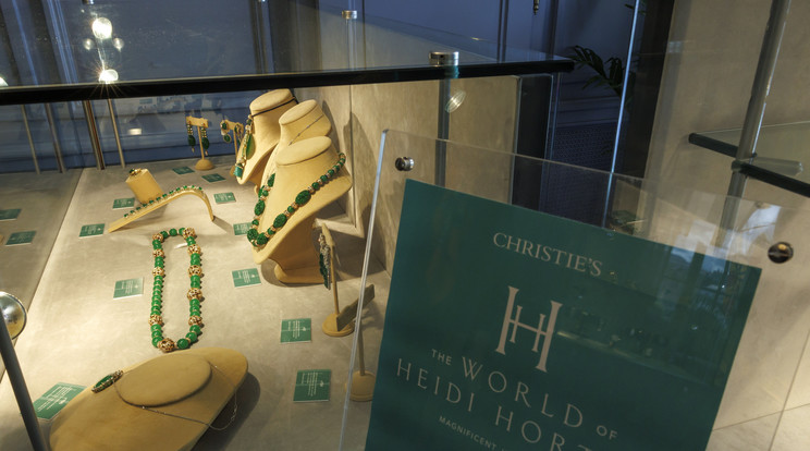 Ékszerek a Christie's Heidi Horten világa címmel megrendezett árverésének előzetes bemutatóján Genfben