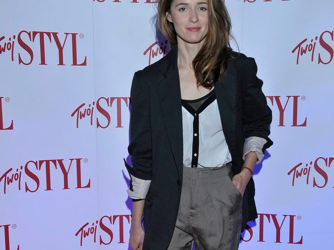 Subtelna Agnieszka Grochowska klasycznie i po męsku