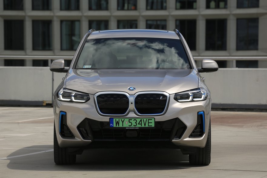 BMW iX3