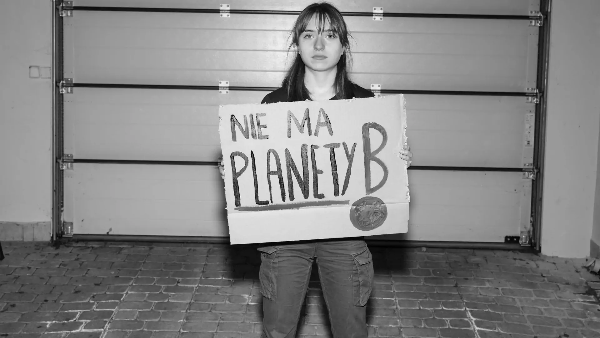 Nastolatka pozwała rząd za klimatyczną bezczynność. Nadchodzi pierwsza rozprawa