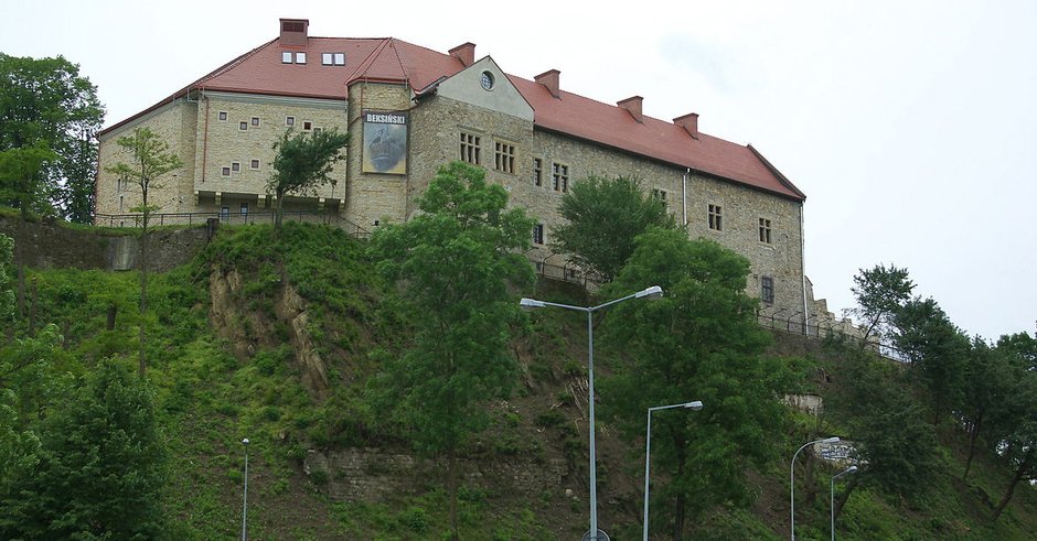 Obecna bryła zamku w Sanoku. Pierwotnie gotycka rezydencja była wielokrotnie przebudowywana w epoce nowożytnej