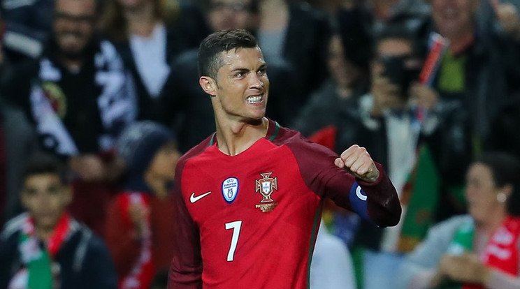  A portugálok sztárja,
Ronaldo egymaga közel 
31 milliárd forintot ér /Fotó: AFP