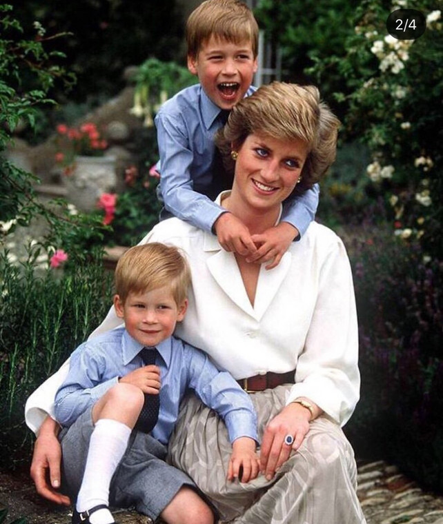 Książęta William i Harry z ich matką, księżną Dianą