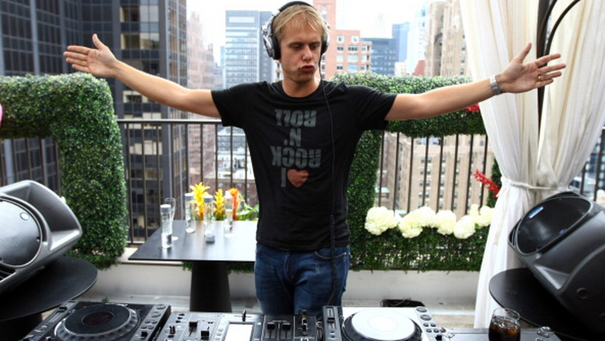 Armin Van Buuren otrzymał Złotą Płytę w Polsce za swój najnowszy album zatytułowany "Intense".