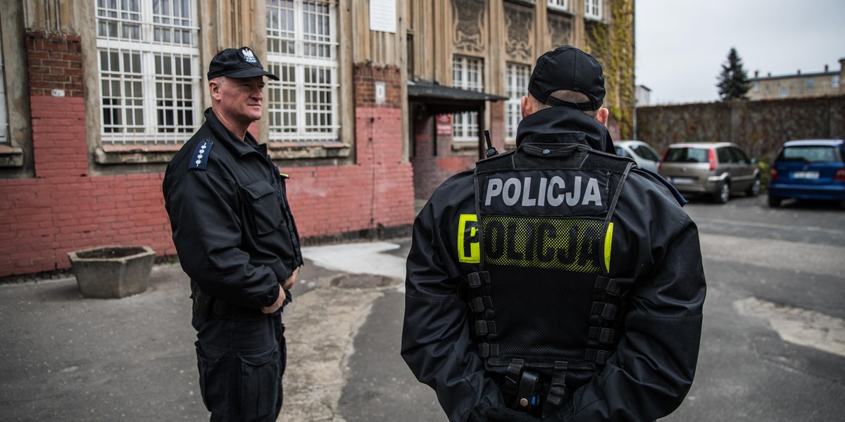 W podstawówce na Jeżycach zawalił się sufit. 6 uczniów rannych