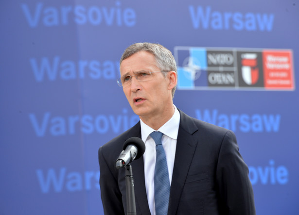 Sekretarz generalny Sojuszu Północnoatlantyckiego Jens Stoltenberg po przybyciu na warszawski Stadion PGE Narodowy, przed rozpoczęciem szczytu NATO.