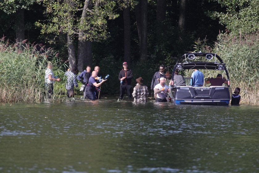 Zaginięcie Piotra Woźniaka Staraka nad jeziorem Kisajno. Stąd dowodzą akcją poszukiwawczą