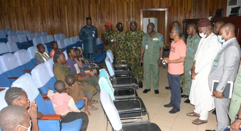 Governor Nasir El-Rufai met with the rescued hostages [KDSG]