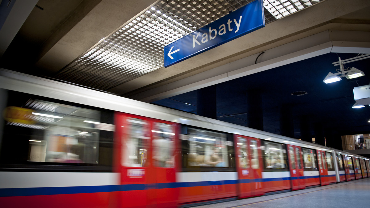 Dziś zarząd Metra Warszawskiego wybrał wykonawców kolejnych stacji centralnego odcinka II linii metra - poinformował stołeczny ratusz. Licząc od dnia podpisania umowy, na zbudowanie kolejnych odcinków podziemnej kolejki, firmy będą miały 38 miesięcy.