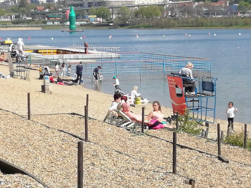 Pojedinci su se sunčali