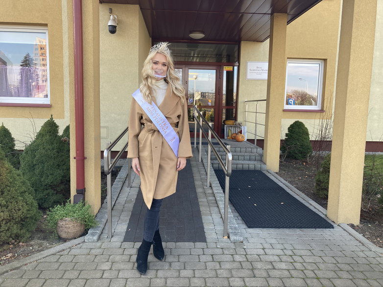 Akcja #KORONAZGŁOWY biura Miss Polonia. Prezenty i paczki trafiły do Domu Samotnej Matki w Łodzi