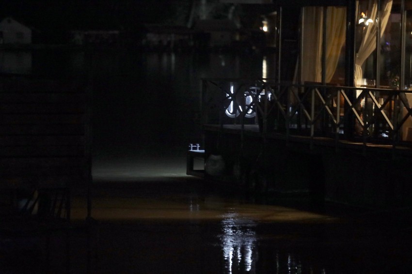 Telo bilo zakačeno za splav