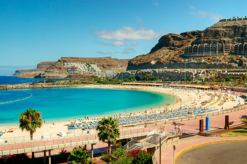 Pláž Amadores na ostrove Gran Canaria