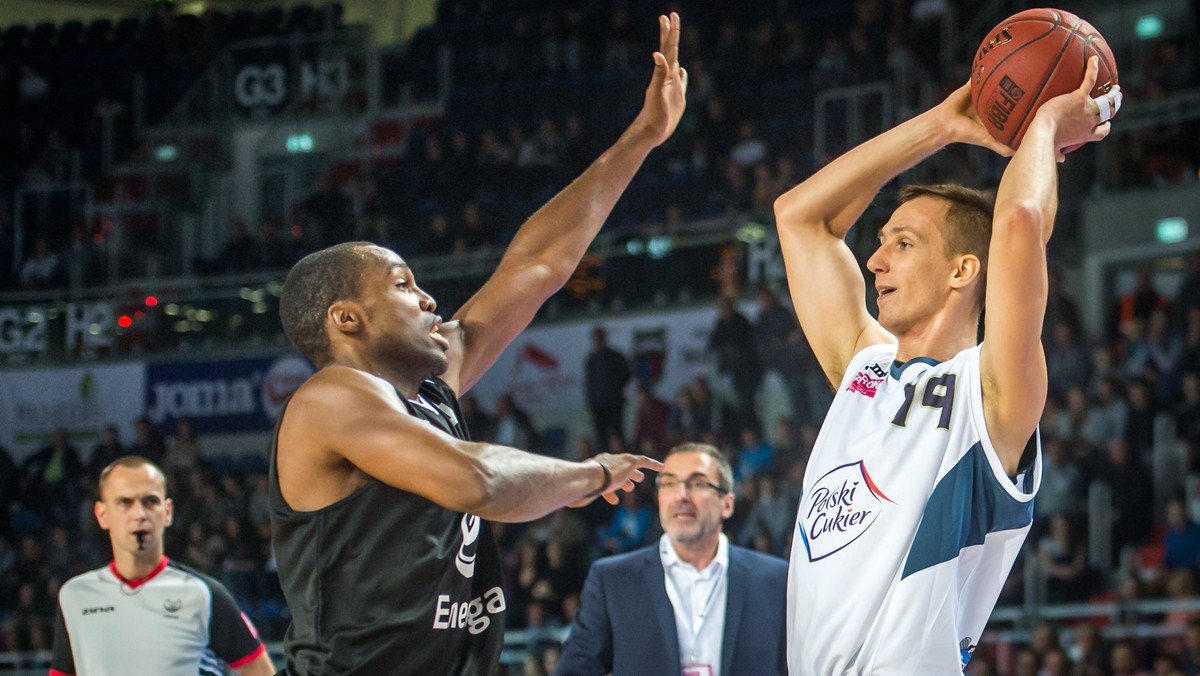 Polski Cukier Toruń pokonał w meczu Tauron Basket Ligi Energę Czarnych Słupsk 84:60 (23:13, 18:14, 23:21, 20:12) na własnym parkiecie.