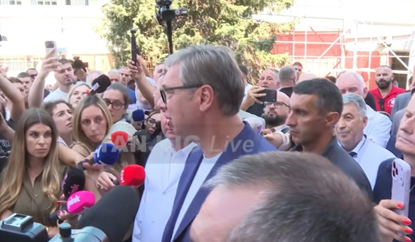 Vučić obilazi radove na bolnici u Novom Pazaru
