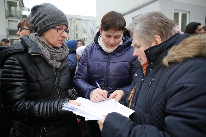 Protest mieszkańców Olechowa w sprawie podwyżki czynszu