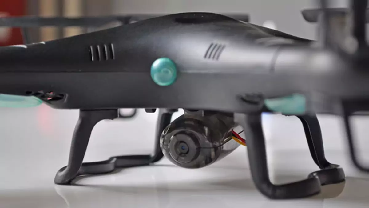 Xblitz Black - test niedrogiego drona
