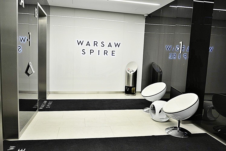 Warsaw Spire - hol windowy