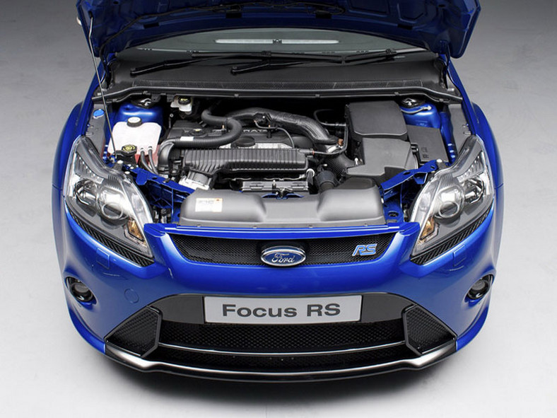 Ford Focus RS: najszybszy Focus wszech czasów (2,5 T, 305 KM, 263 km/h)