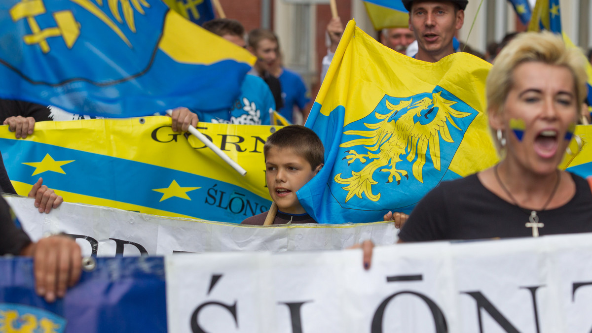 124 tys. podpisów pod projektem ustawy, który zakłada uznanie Ślązaków za grupę etniczną zebrał Ruch Autonomii Śląska (RAŚ) i wspierające go w tym przedsięwzięciu organizacje. Poinformowano o tym podczas VIII Marszu Autonomii w Katowicach.