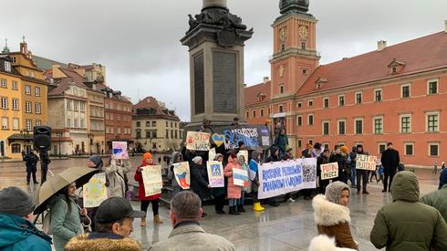 Antywojenny protest Rosjan na placu zamkowym