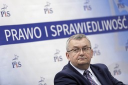 Adamczyk: Dofinansujemy samorządy w remontach dróg w zależności od ich dochodów