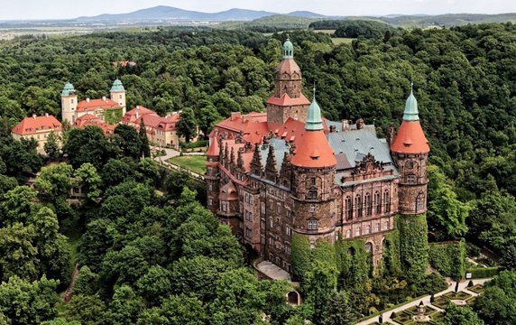 Zamek Książ na weekend. Tarasy pełne kwiatów i bajeczna architektura