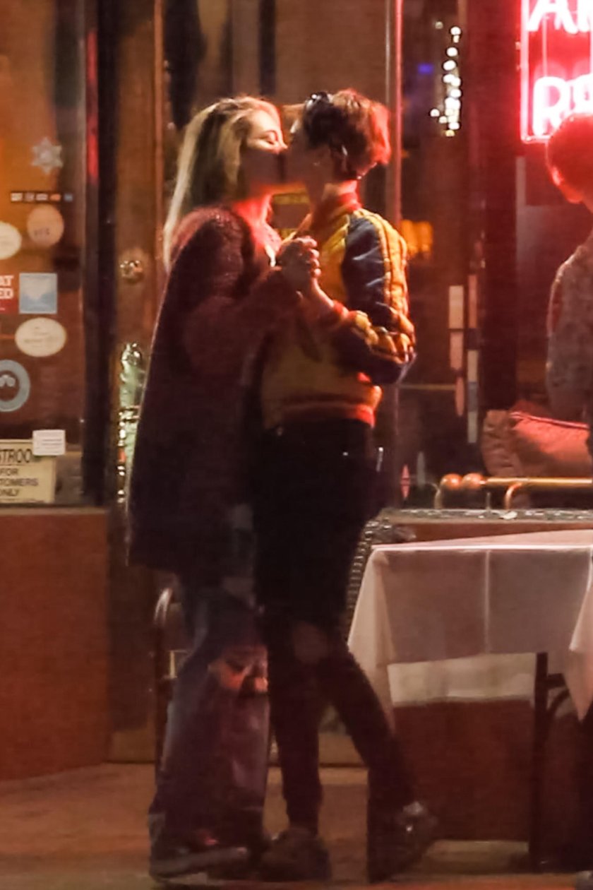 *PREMIUM-EXCLUSIVE* Cara Delevingne and Paris Jackson share a Kiss as their Rumored Romance heats up