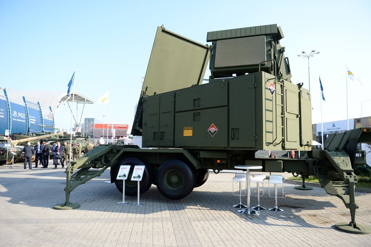 Kielce XXIV Międzynarodowy Salon Przemysłu Obronnego - Sytem 360 Patriot Radar firmy Raytheon. <br><br> (mr) PAP/Piotr Polak