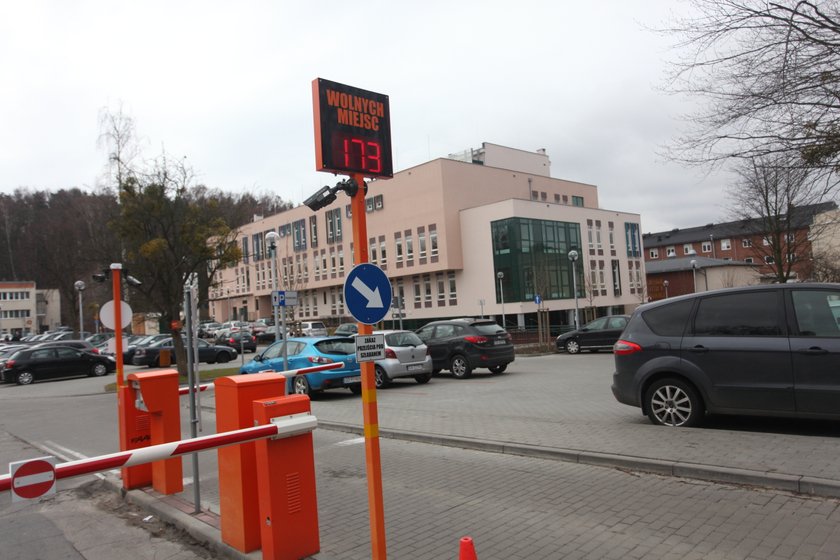 parking pod szpitalem w Gdyni Redłowie