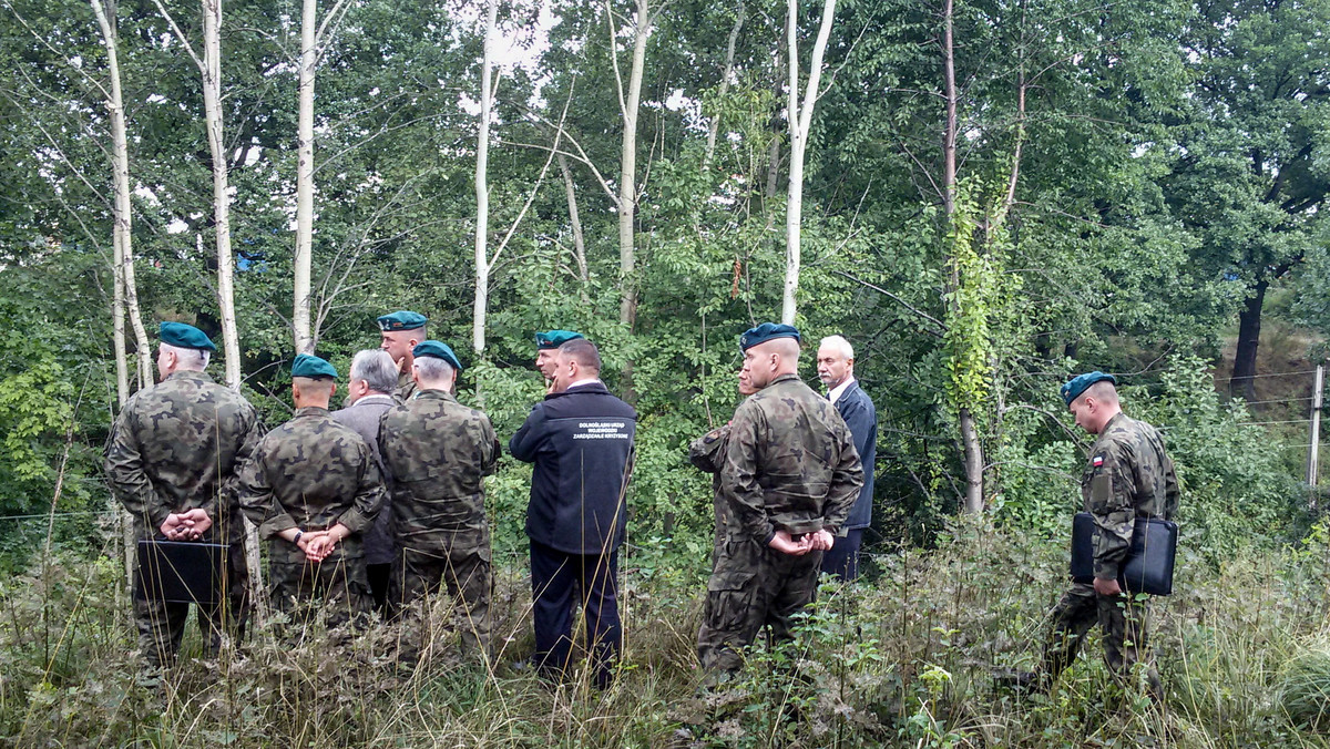 Piotr Koper i Andreas Richter, rzekomi odkrywcy pancernego pociągu z czasów drugiej wojny światowej, który ma być ukryty w Wałbrzychu, zostali wyrzuceni z Dolnośląskiej Grupy Badawczej. Taką decyzję podjął zarząd stowarzyszenia.