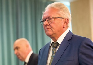  Armin Paperger
