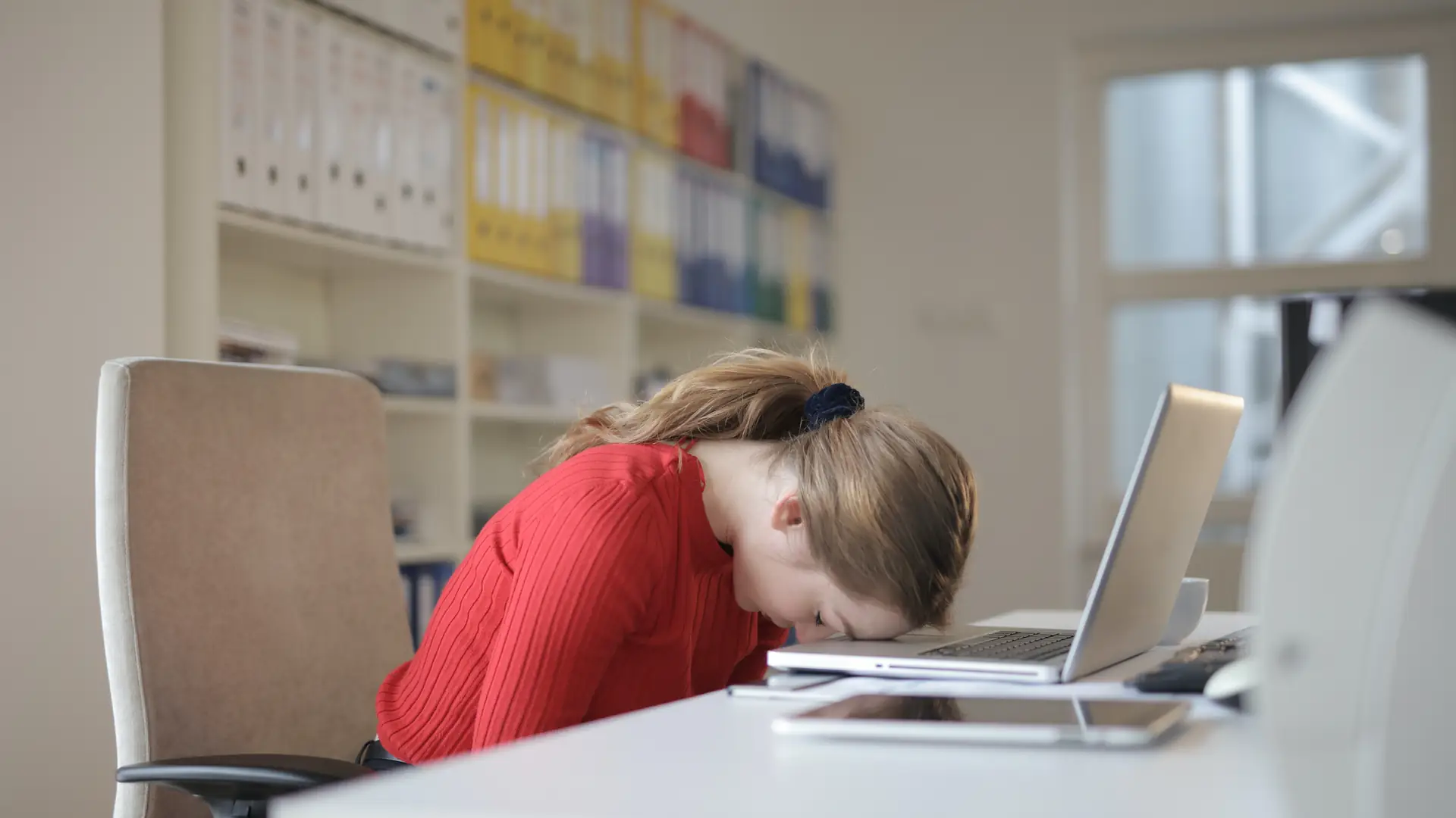 Wtyczka symulująca pracę na home office popularna wśród Polaków. Jak działa?