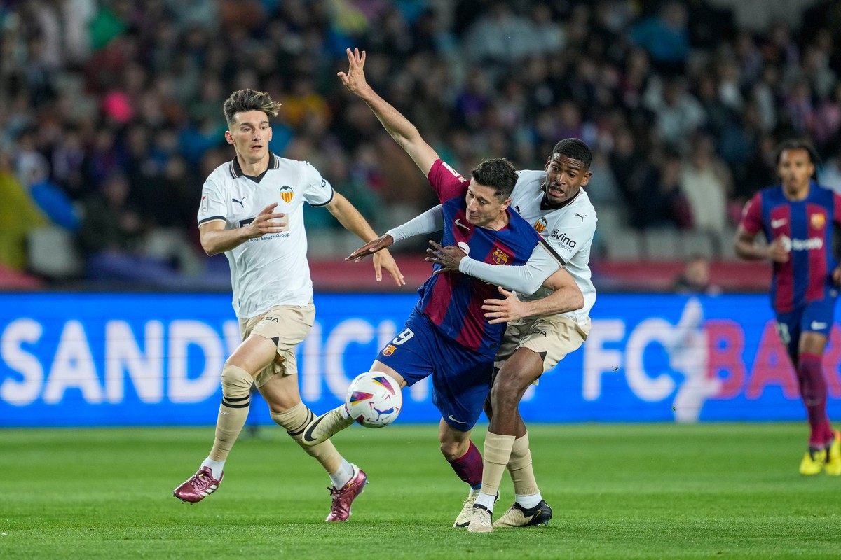Robert Lewandowski i Cristhian Mosquera