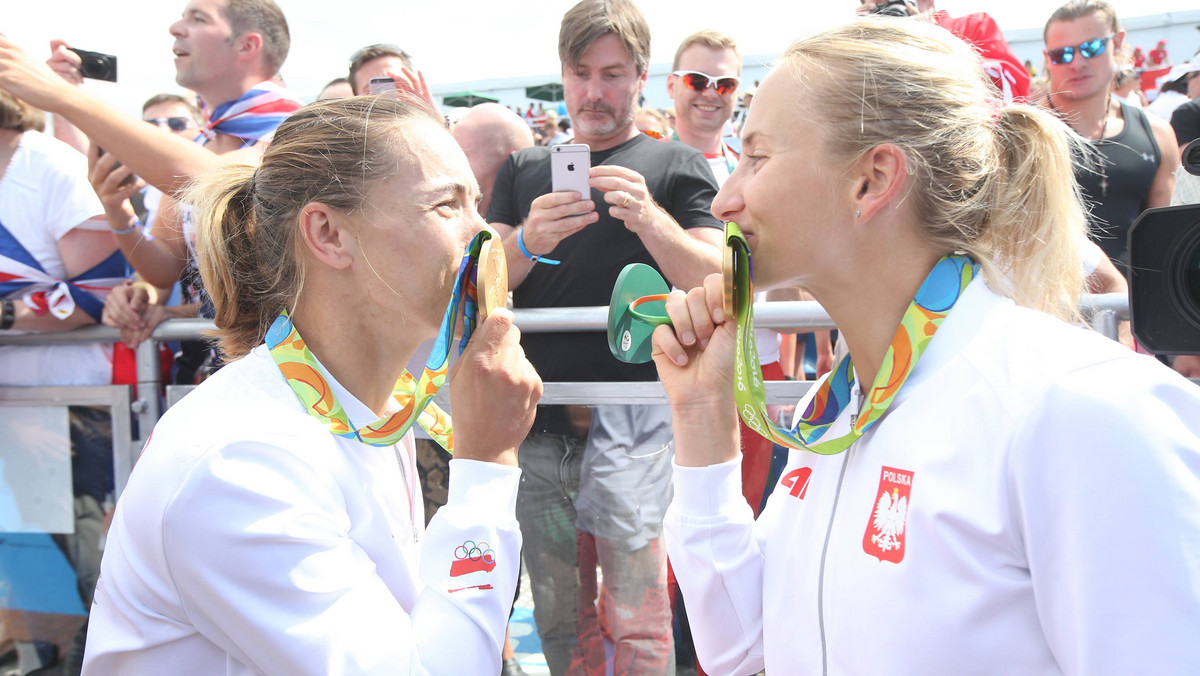 Po emocjonującym finale Magdalena Fularczyk-Kozłowska i Natalia Madaj sięgnęły po złoto wioślarskich dwójek podwójnych w ramach igrzysk olimpijskich w Rio de Janeiro. - Chrystus nad nami czuwał - nie mają wątpliwości.