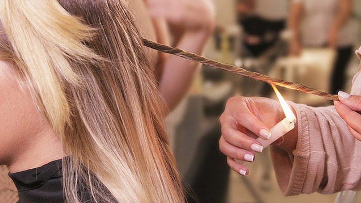Nie, to nie pomyłka. Opalanie włosów, czyli velaterapia, to jeden z najpopularniejszych ostatnio trendów. A wszystko za sprawą jednego z aniołków Victoria's Secret – Alessandry Ambrosio. Czy jednak naprawdę jest się czym zachwycać?