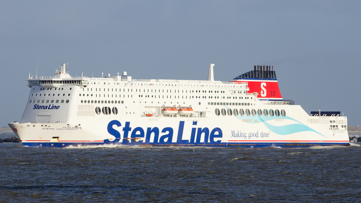 Szwedzki armator promowy Stena Line wprowadził na linii z Gdyni do Karlskrony wymóg podpisywania przez Polaków oświadczeń, że będą właściwie się zachowywać podczas rejsów rozrywkowych.