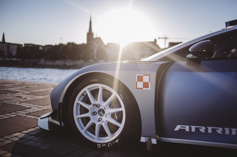 Arrinera Hussarya GT