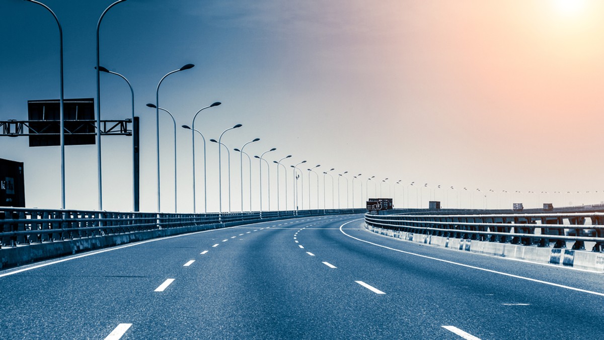 Na autostradzie A2 odbywał się protest właścicieli warsztatów samochodowych i wypożyczalni pojazdów. Trasa pomiędzy Łodzią a Warszawą była zablokowana. Protest odbywał się pod hasłem "STOP zakazowi cesji wierzytelności".