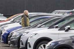 Zakaz rejestracji aut spalinowych? Motoryzacyjny świat pójdzie śladem europejskich rozwiązań [WYWIAD]