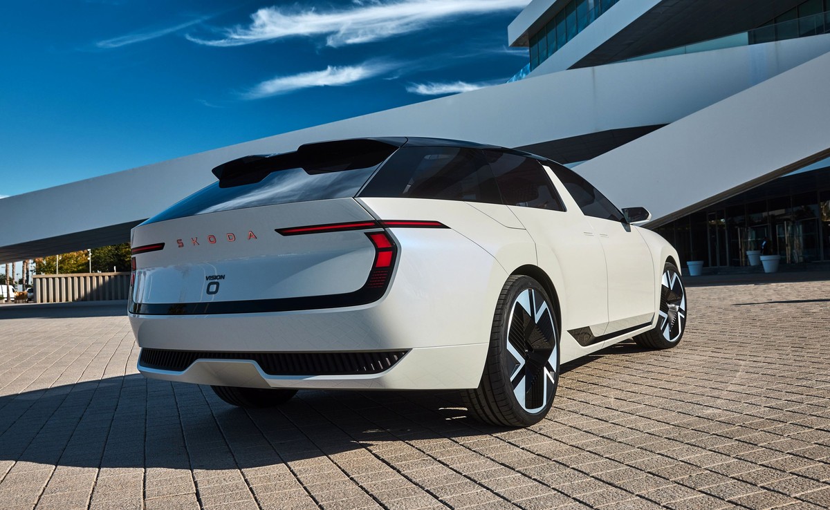 Nowa Skoda Octavia kryje się w nadwoziu kombi o nazwie Vision O