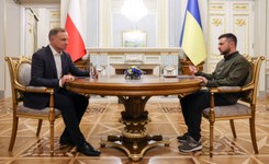 'To nie tylko symbol. Znaczna część rozmowy w Kijowie - w cztery oczy'