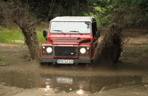 Jeep Wrangler kontra Land Rover Defender - Na bulwary i na Saharę