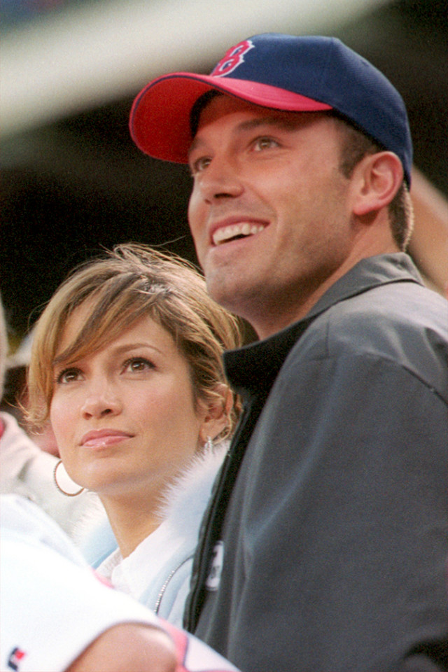 Ben Affleck i Jennifer Lopez w 2003 r.