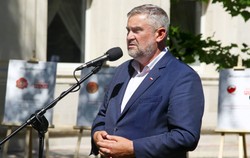 Ardanowski zostaje w klubie PiS. "Zadeklarował lojalność"